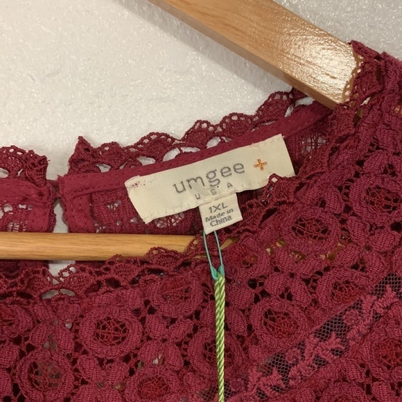 Umgee Burgundy Lace Floral Embroidered Lined Lace Blouse Size 1X NWT - Picture 3 of 7
